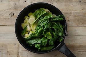 Preparazione Frittata di porri e spinaci al forno - Fase 1
