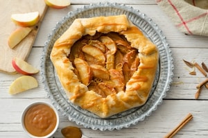 Preparazione Galette rustica con mele e salsa al caramello - Fase 6