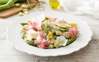 Insalata di fave, asparagi e pancetta Insalata di fave, asparagi e pancetta