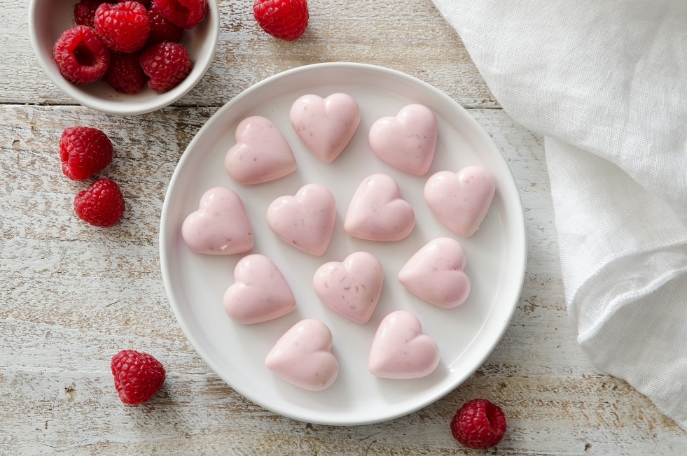 Mini mousse di yogurt e lamponi ricetta