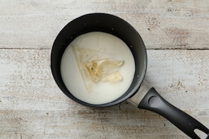 Preparazione Mini mousse di yogurt e lamponi - Fase 1
