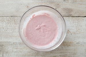 Preparazione Mini mousse di yogurt e lamponi - Fase 2