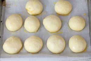 Preparazione Panini morbidi al burro, aglio e erbe - Fase 3