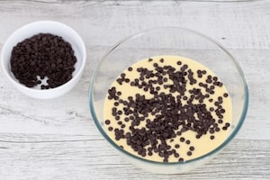 Preparazione Plumcake allo yogurt e gocce di cioccolato - Fase 2
