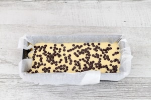 Preparazione Plumcake allo yogurt e gocce di cioccolato - Fase 2