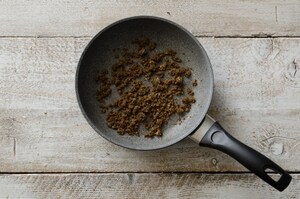 Preparazione Stuzzichini di pasta sfoglia con mousse di prosciutto - Fase 3