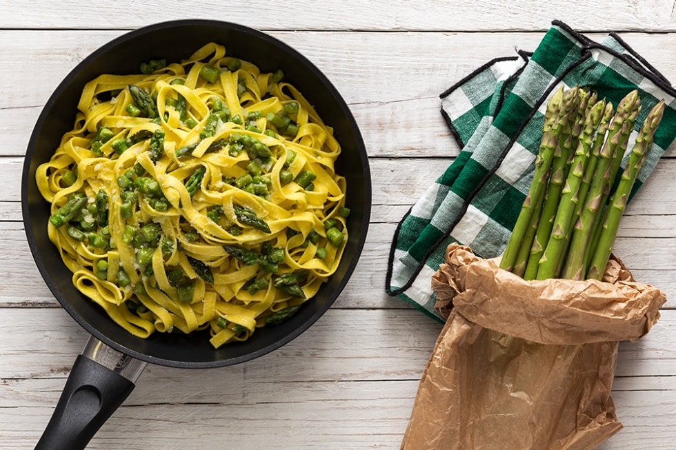 Tagliatelle con gli asparagi ricetta