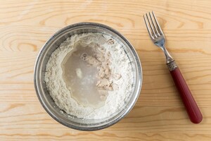 Preparazione Torta di Pasqua al formaggio - Fase 1