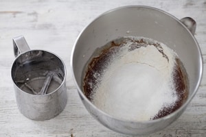 Preparazione Torta ganache al cioccolato - Fase 2