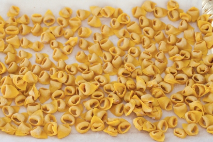 Preparazione Tortellini in brodo - Fase 4 Preparazione Tortellini in brodo - Fase 4