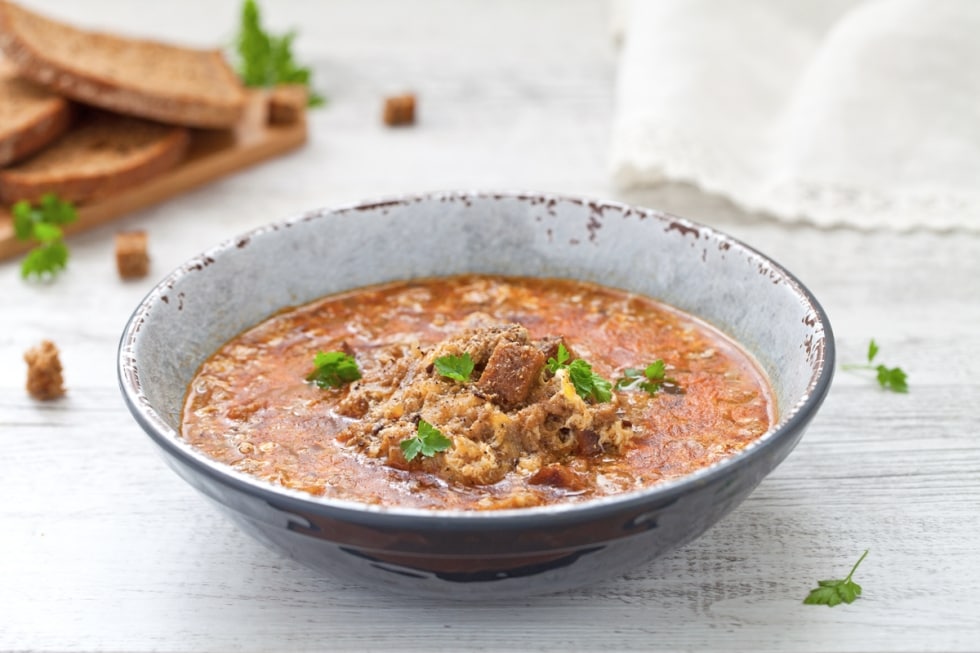 Zuppa di pane nero ricetta