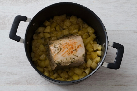 Preparazione Arista alle mele - Fase 3 Preparazione Arista alle mele - Fase 3