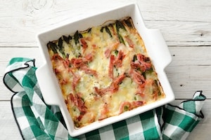 Preparazione Asparagi al forno con prosciutto e fontina - Fase 3