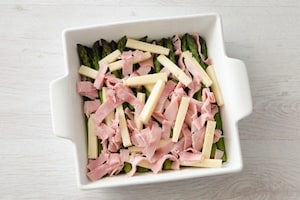 Preparazione Asparagi al forno con prosciutto e fontina - Fase 2