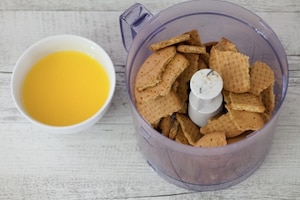 Preparazione Cheesecake al caramello salato  - Fase 1