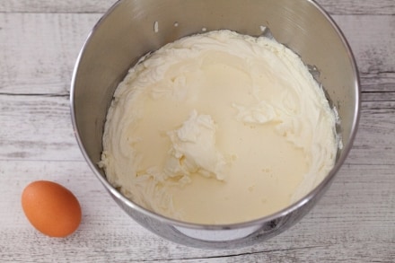Preparazione Cheesecake al caramello salato - Fase 2 Preparazione Cheesecake al caramello salato - Fase 2