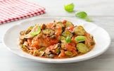Filetti di merluzzo con zucchine, olive e capperi