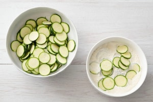 Preparazione Filetti di merluzzo con zucchine, olive e capperi - Fase 1