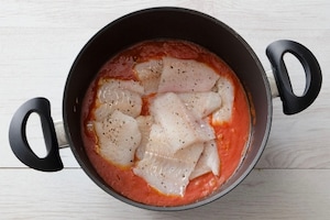 Preparazione Filetti di merluzzo con zucchine, olive e capperi - Fase 2