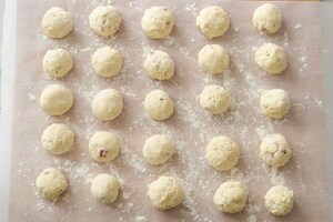 Preparazione Gnocchi di pane al salame - Fase 3