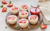 Mini cheesecake marmorizzate alle fragole