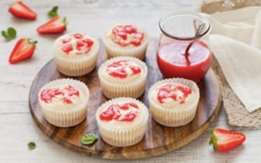 Mini cheesecake marmorizzate alle fragole