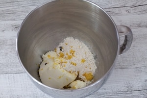 Preparazione Mini cheesecake marmorizzate alle fragole - Fase 2