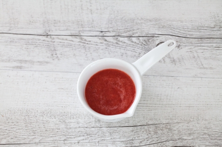 Preparazione Mini cheesecake marmorizzate alle fragole - Fase 5 Preparazione Mini cheesecake marmorizzate alle fragole - Fase 5