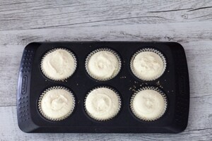 Preparazione Mini cheesecake marmorizzate alle fragole - Fase 4