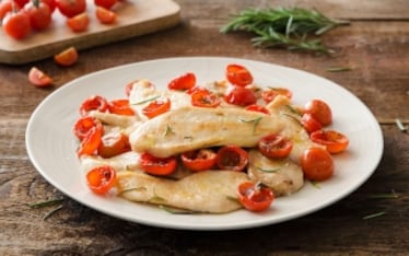 Petti di pollo con pomodorini confit