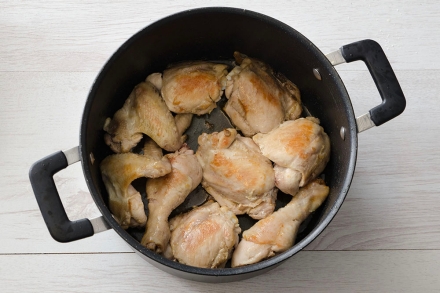 Preparazione Pollo ai pinoli - Fase 2 Preparazione Pollo ai pinoli - Fase 2