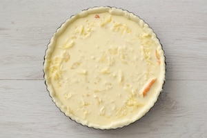 Preparazione Quiche al salmone affumicato - Fase 4