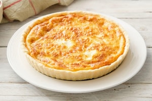 Preparazione Quiche al salmone affumicato - Fase 5