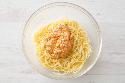 Preparazione Spaghetti al pomodoro e tonno  - Fase 3 Preparazione Spaghetti al pomodoro e tonno  - Fase 3