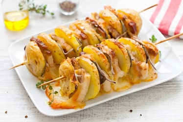 Spiedini di patate, scamorza e pancetta