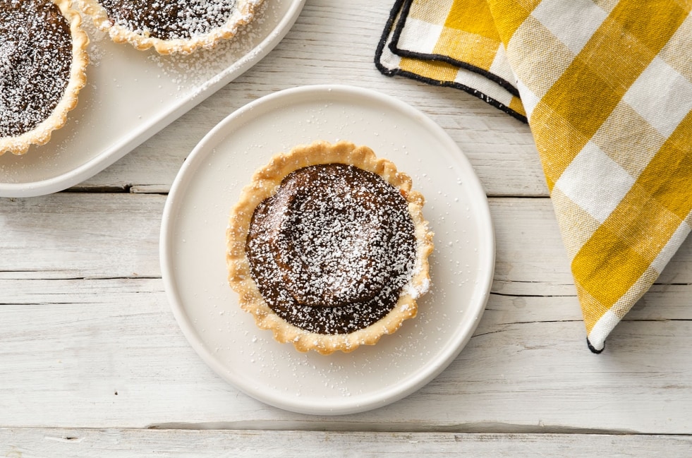 Tartellette alle prugne e formaggio ricetta