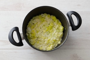Preparazione Timballo di fusilli ai porri - Fase 1
