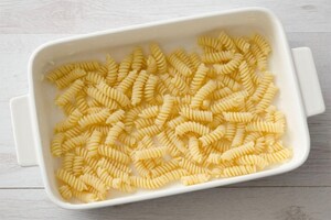 Preparazione Timballo di fusilli ai porri - Fase 2