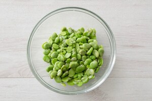 Preparazione Zuppa di fave e calamaretti - Fase 2