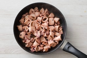 Preparazione Zuppa di fave e calamaretti - Fase 4