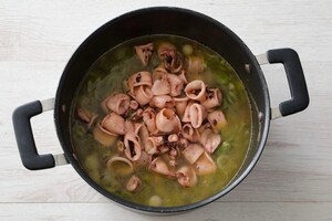 Preparazione Zuppa di fave e calamaretti - Fase 4