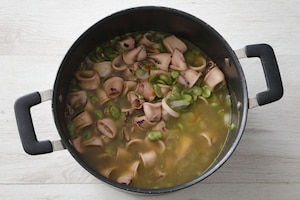 Preparazione Zuppa di fave e calamaretti - Fase 5