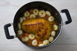 Preparazione Arrosto di vitello al curry con cipolline - Fase 3