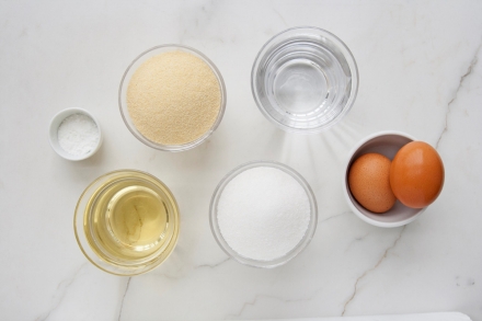 Preparazione Basbousa - Fase 1 Preparazione Basbousa - Fase 1