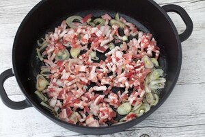 Preparazione Cannelloni al formaggio fresco, piselli e pancetta  - Fase 1