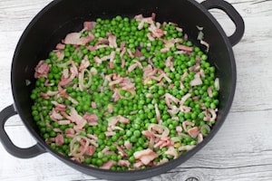 Preparazione Cannelloni al formaggio fresco, piselli e pancetta  - Fase 2