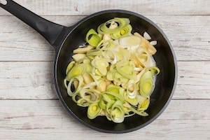 Preparazione Crostata salata con germogli di ravanello - Fase 2