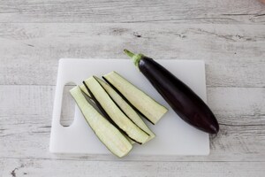 Preparazione Involtini di melanzane e zucchine con speck e mozzarella - Fase 1
