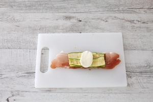 Preparazione Involtini di melanzane e zucchine con speck e mozzarella - Fase 3