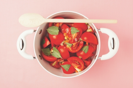 Preparazione Pastasciutta al pomodoro per bambini - Fase 1 Preparazione Pastasciutta al pomodoro per bambini - Fase 1